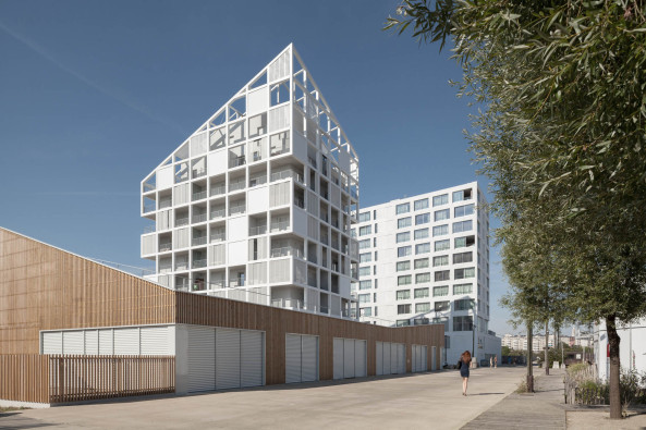 Sozialer Wohnungsbau in Nantes / Raster verpflichtet - Architektur und