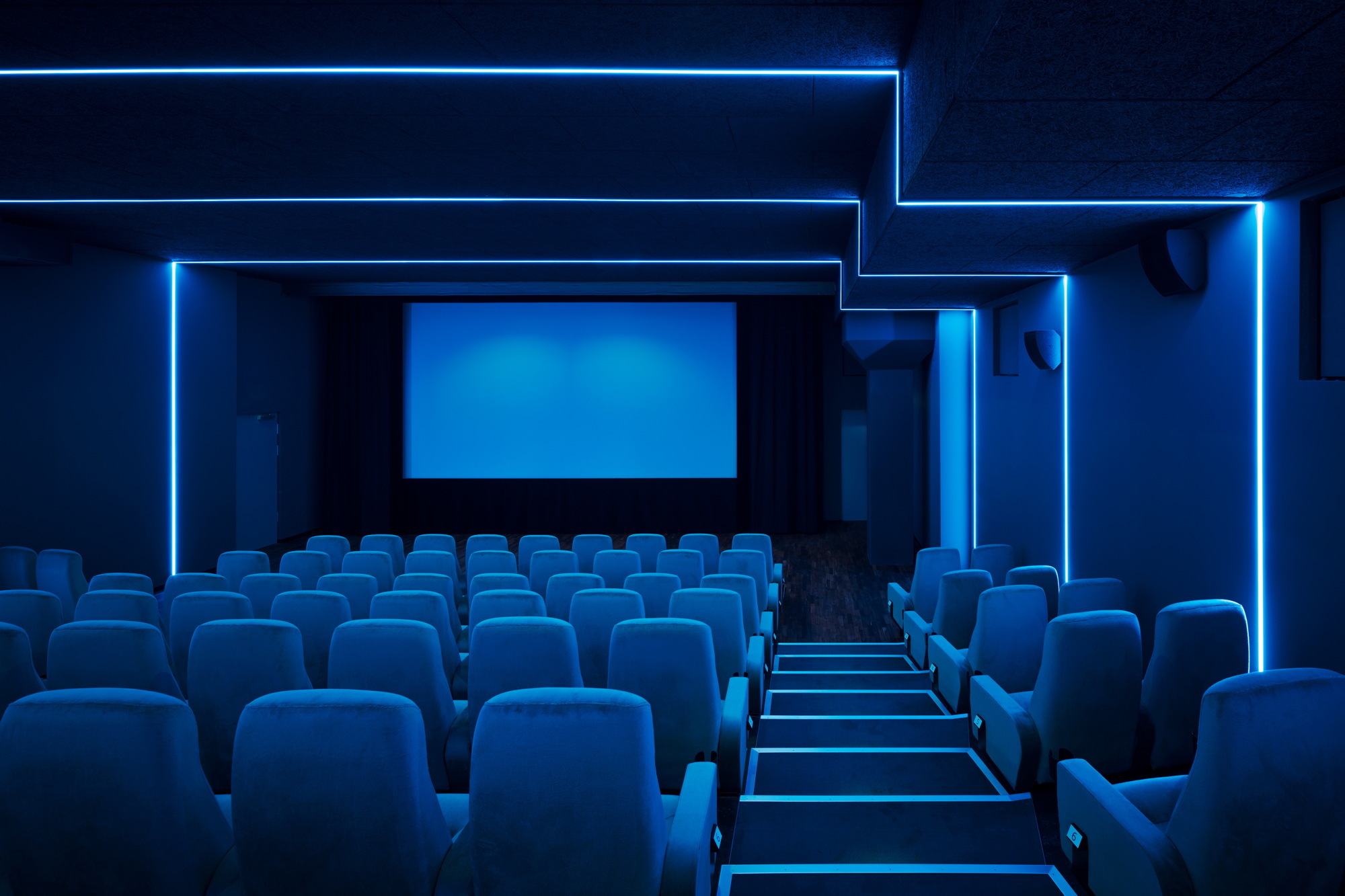 delphi lux kino delphi lux kino