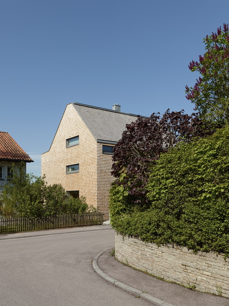 Einfamilienhaus mit Galerie in Stuttgart / Wohnen bei den