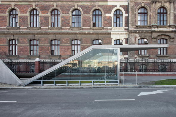 Bildergalerie Zu U Bahn Stationen In Budapest Eroffnet