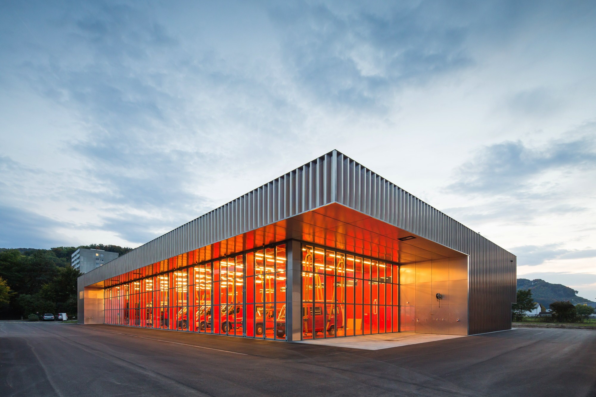 Feuerwehrmagazin Bei Basel Roter Vorhang Architektur