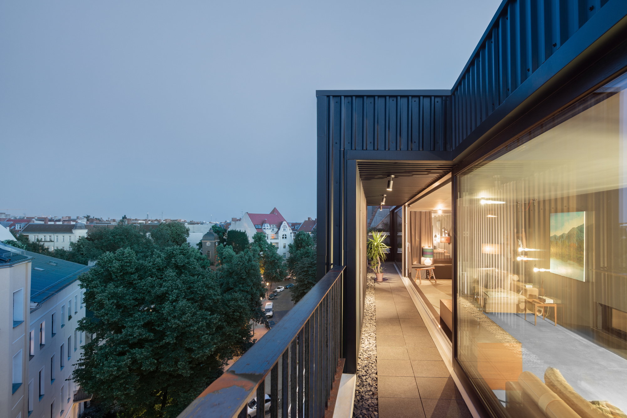 Penthouse in Berlin von Atelier Zafari Raumwunder hinter Penthouse in Berlin von Atelier Zafari Raumwunder hinter