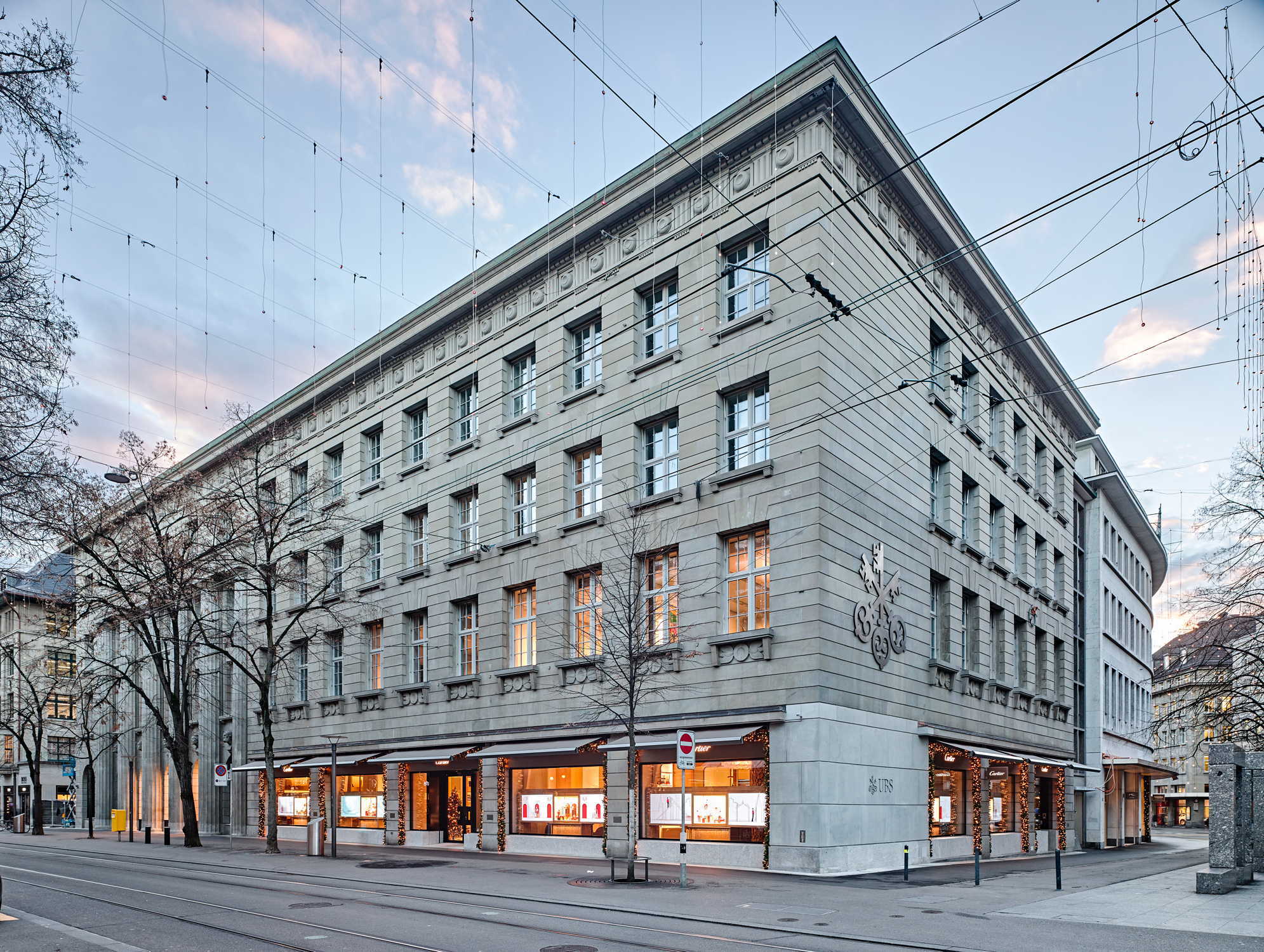 Umbau Eines Bankhauses In Zurich Von Em2n Sanierte Markenwerte