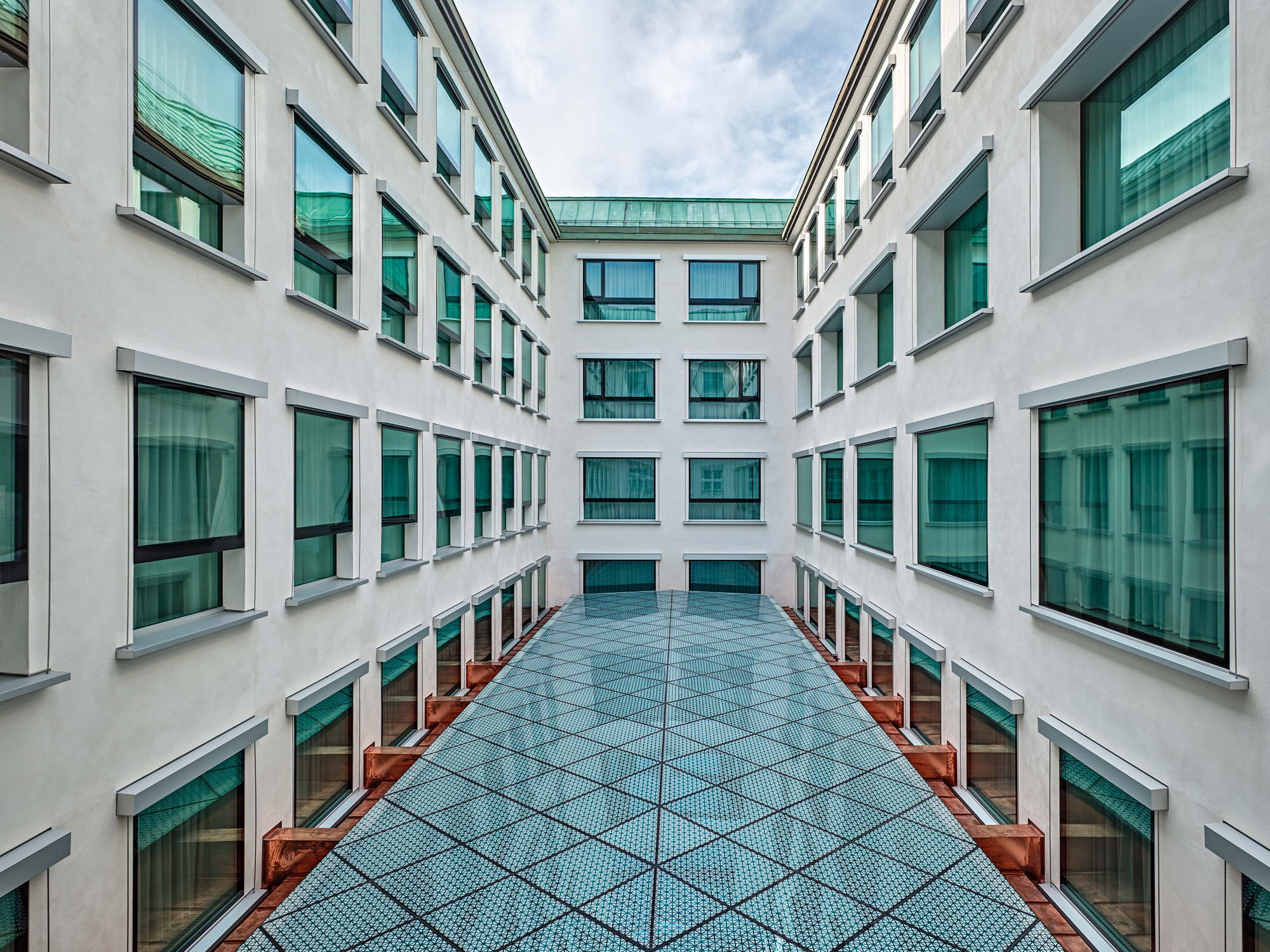 Umbau Eines Bankhauses In Zurich Von Em2n Sanierte Markenwerte