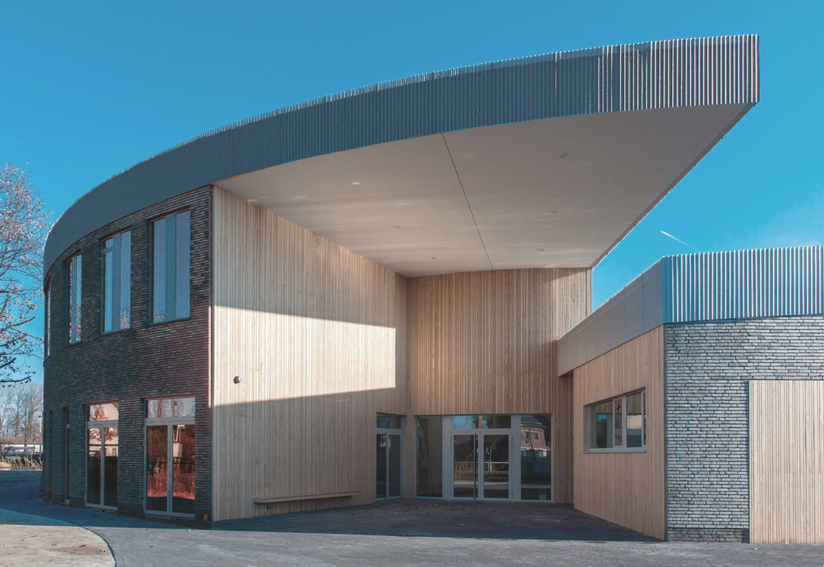Stuhlkreis im Schulkreis
 - UArchitects und Lens°ass architecten in Flandern