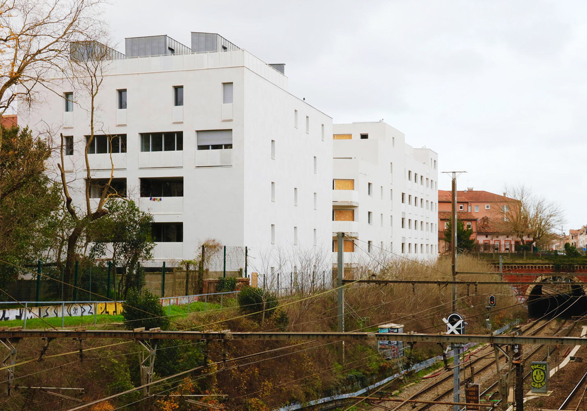 Nachverdichtung an der Trasse - Wohnensemble in Toulouse von ppa architectures