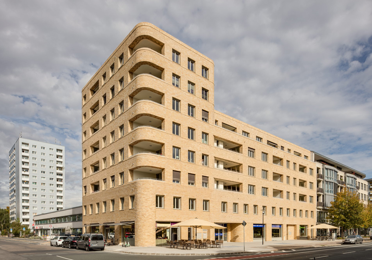 Ecke im Lokalkolorit
 - Wohnungsbau in Dresden von Peter Zirkel