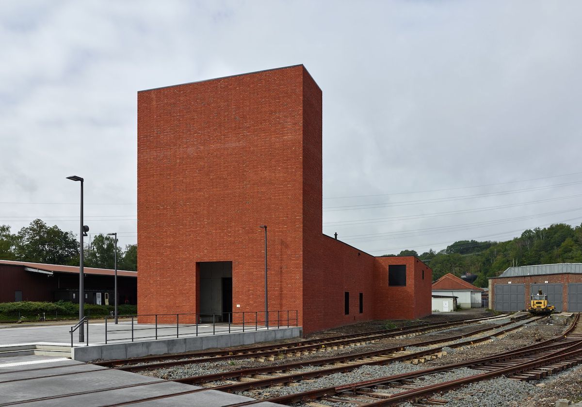 Prellbock aus Backstein
 - Eisenbahnmuseum Bochum von Max Dudler